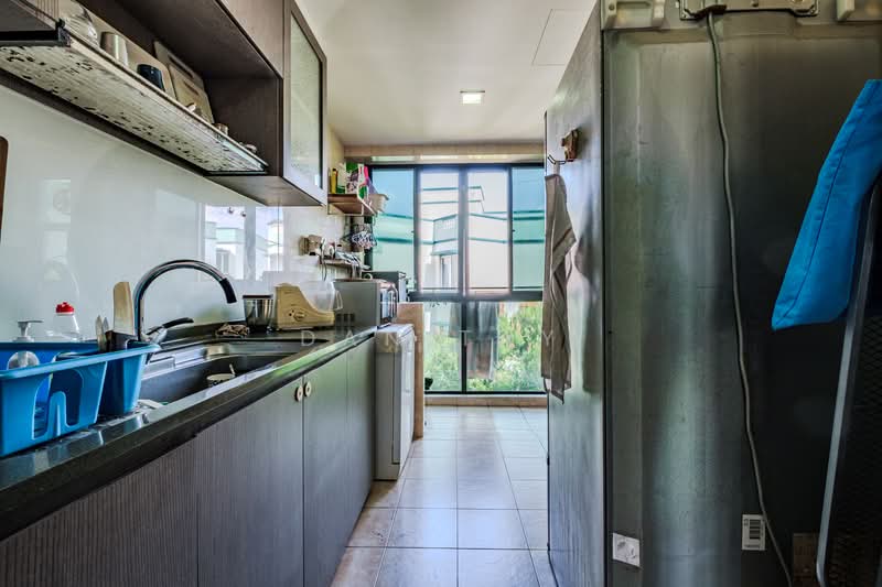 Mendon Spring, 198 Pasir Panjang Road, 3 Bedrooms, 1,055 sqft, Condominium For Sale, by Dan Tay, 500108822 - Kitchen - PropertyGuru.com.sg