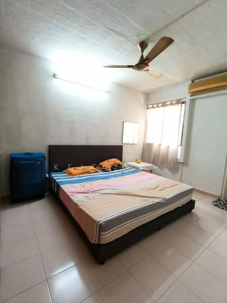 229 Bukit Batok East Avenue 3, 229 Bukit Batok East Avenue 3, 2 Bedrooms, 721 sqft, HDB Flat For Sale, by Keith Low, 500108824 - Bedroom - PropertyGuru.com.sg