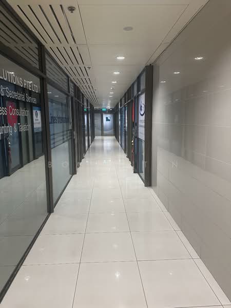 Peninsula Plaza, 111 North Bridge Road, 518 sqft, Office For Sale, by Bonnie Tan 陈慧玲, 500108835 - Corridor - CommercialGuru.com.sg