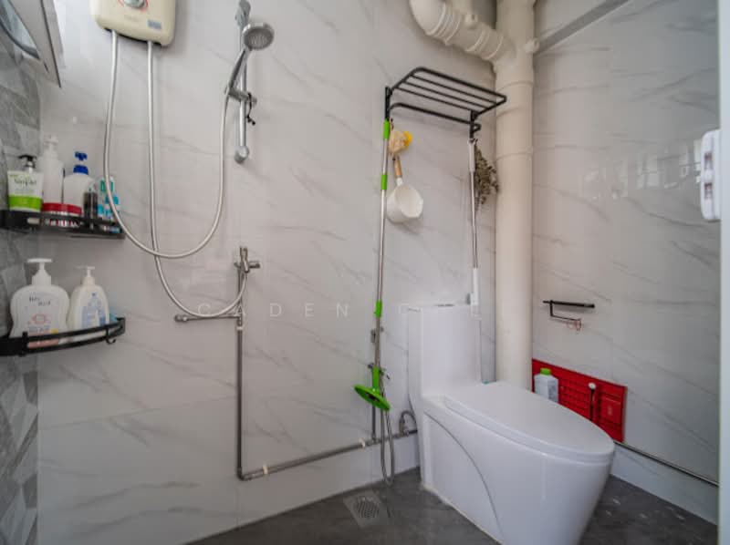 234 Bishan Street 22, 234 Bishan Street 22, 3 Bedrooms, 1,109 sqft, HDB Flat For Sale, by Caden Chee, 500108840 - Common Bathroom - PropertyGuru.com.sg