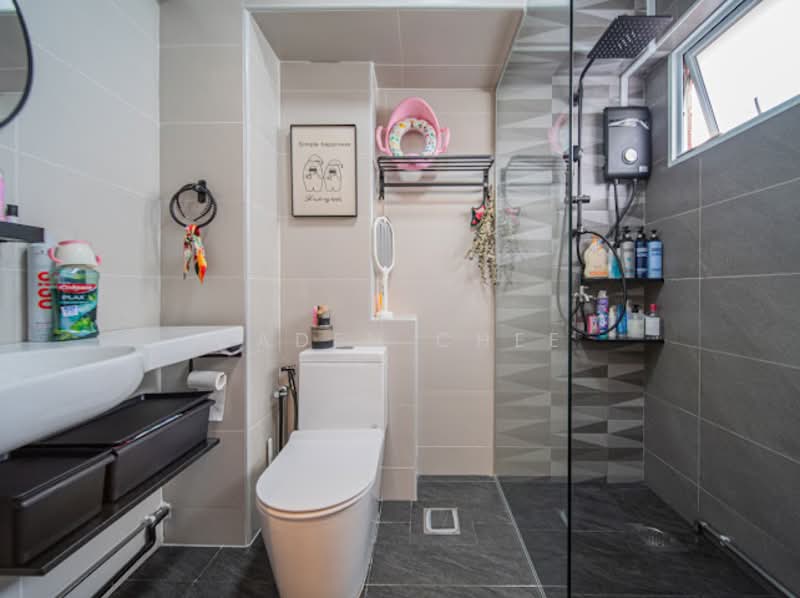 234 Bishan Street 22, 234 Bishan Street 22, 3 Bedrooms, 1,109 sqft, HDB Flat For Sale, by Caden Chee, 500108840 - Master Bathroom - PropertyGuru.com.sg