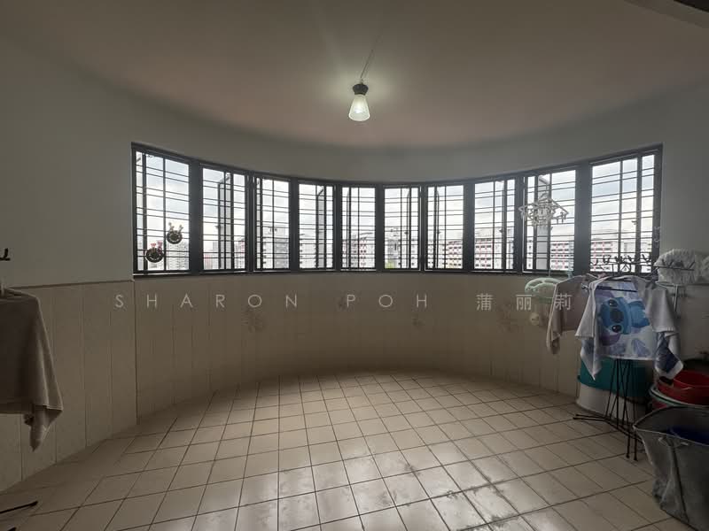 655 Hougang Avenue 8, 655 Hougang Avenue 8, 3 Bedrooms, 1,291 sqft, HDB Flat For Sale, by Sharon Poh 蒲丽莉, 500108841 - Balcony - PropertyGuru.com.sg