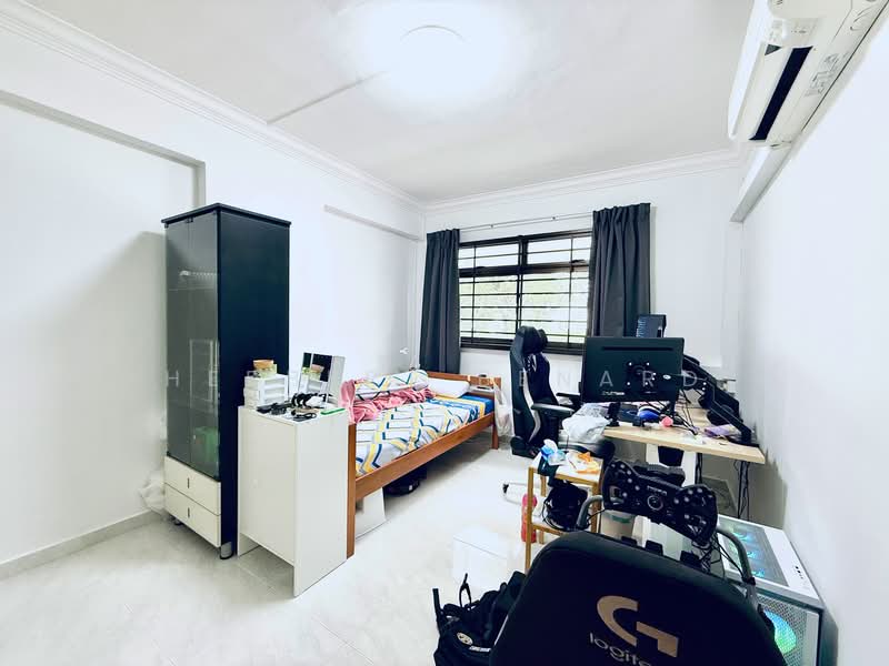 364 Tampines Street 34, 364 Tampines Street 34, 3 Bedrooms, 1,302 sqft, HDB Flat For Sale, by Herbert Benard, 500108864 - Bedroom - PropertyGuru.com.sg