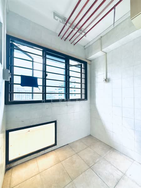 364 Tampines Street 34, 364 Tampines Street 34, 3 Bedrooms, 1,302 sqft, HDB Flat For Sale, by Herbert Benard, 500108864 - Balcony - PropertyGuru.com.sg