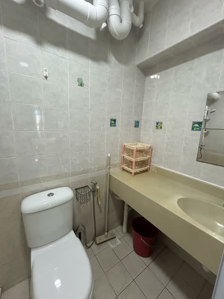 120C Rivervale Drive, 120C Rivervale Drive, 3 Bedrooms, 1,087 sqft, HDB Flat For Rent, by Loo Siew Hong 秀凤, 500108872 - Bathroom - PropertyGuru.com.sg