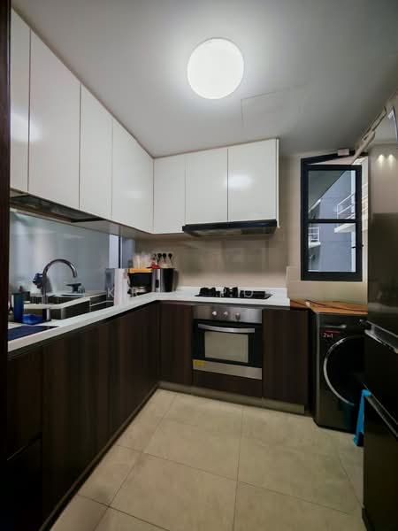 Symphony Suites, 1 Yishun Close, 3 Bedrooms, 797 sqft, Condominium For Sale, by Kris Poh, 500108873 - Kitchen - PropertyGuru.com.sg