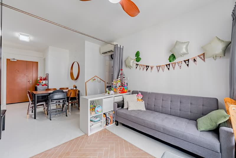 414B Fernvale Link, 414B Fernvale Link, 2 Bedrooms, 732 sqft, HDB Flat For Sale, by Elaine Tay, 500108877 - Living Room - PropertyGuru.com.sg