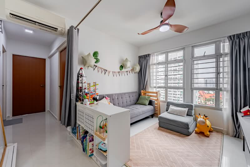 414B Fernvale Link, 414B Fernvale Link, 2 Bedrooms, 732 sqft, HDB Flat For Sale, by Elaine Tay, 500108877 - Living Room - PropertyGuru.com.sg