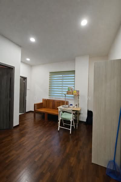 1KM TAO NAN SCH ! 3 STRY SEMI DETACHED ! SUPER CONVENIENT LOCATION, EAST COAST RD / TELOK KURAU / MARINE PARADE, 4 Bedrooms, 3,500 sqft, Semi-Detached House For Sale, by Edwin Ow, 500108895 - Living Room - PropertyGuru.com.sg