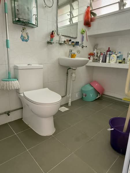 747 Pasir Ris Street 71, 747 Pasir Ris Street 71, 3 Bedrooms, 1,119 sqft, HDB Flat For Sale, by Hong Meiyu, 500108900 - Bathroom - PropertyGuru.com.sg