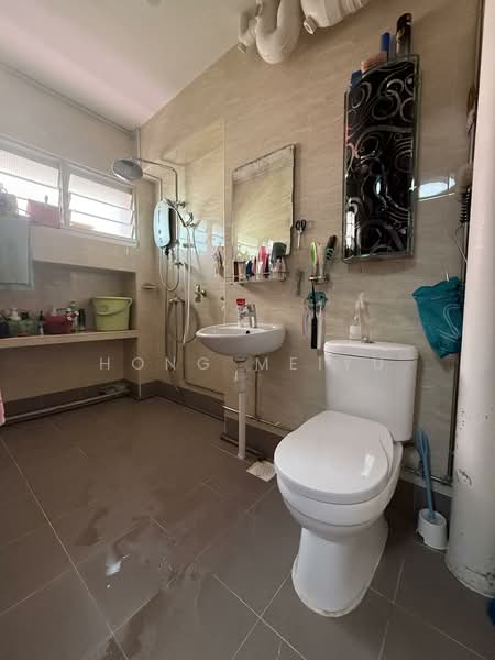 747 Pasir Ris Street 71, 747 Pasir Ris Street 71, 3 Bedrooms, 1,119 sqft, HDB Flat For Sale, by Hong Meiyu, 500108900 - Bathroom - PropertyGuru.com.sg
