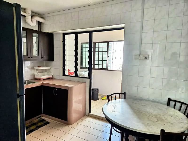 114 Rivervale Walk, 114 Rivervale Walk, 3 Bedrooms, 1,109 sqft, HDB Flat For Rent, by Liz Weng, 500108904 - Kitchen - PropertyGuru.com.sg