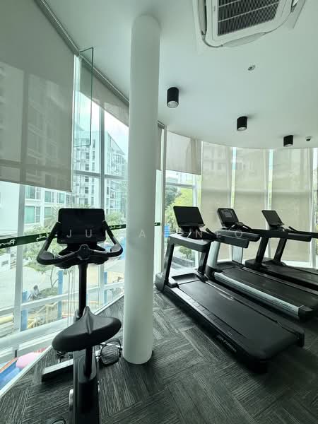 Parc Emily, 9 Mount Emily Road, 2 Bedrooms, 893 sqft, Condominium For Rent, by Julian Neo, 500108916 - Gym - PropertyGuru.com.sg