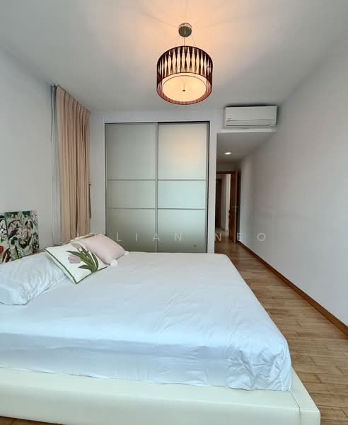 Parc Emily, 9 Mount Emily Road, 2 Bedrooms, 893 sqft, Condominium For Rent, by Julian Neo, 500108916 - Bedroom - PropertyGuru.com.sg