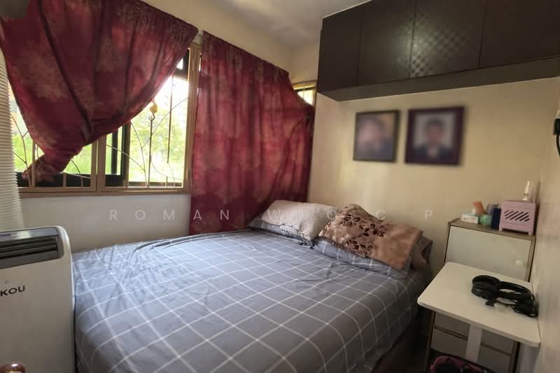 319 Ang Mo Kio Avenue 1, 319 Ang Mo Kio Avenue 1, 3 Bedrooms, 785 sqft, HDB Flat For Sale, by Roman Woo C P, 500108920 - Bedroom - PropertyGuru.com.sg