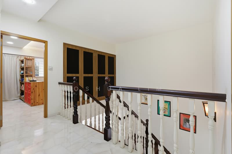 105 Jalan Rajah, 105 Jalan Rajah, 4 Bedrooms, 1,647 sqft, HDB Flat For Sale, by Joshua Lim, 500108937 - Corridor - PropertyGuru.com.sg