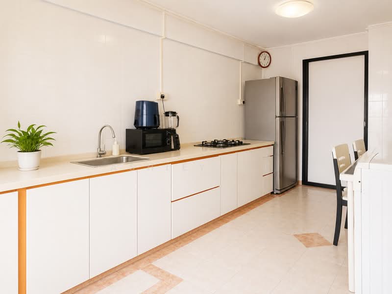 331 Clementi Avenue 2, 331 Clementi Avenue 2, 2 Bedrooms, 721 sqft, HDB Flat For Sale, by Ashley Lee, 500108944 - Kitchen - PropertyGuru.com.sg