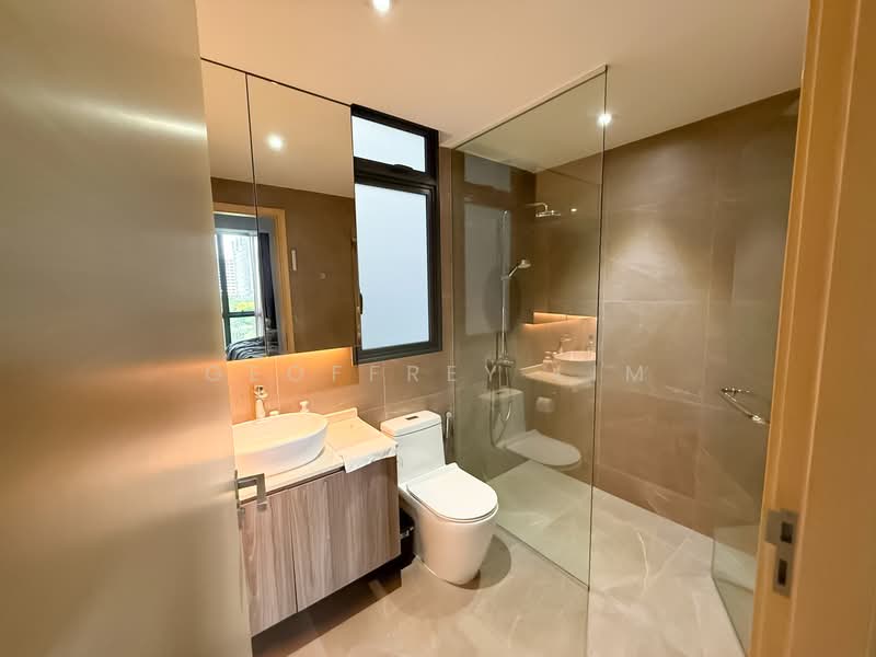 The Luxurie, 21 Compassvale Road, 3 Bedrooms, 1,001 sqft, Condominium For Rent, by Geoffrey Lim, 500108948 - Bathroom - PropertyGuru.com.sg