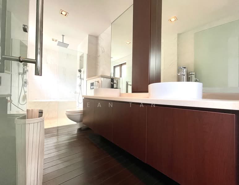 2.5 Storey Freehold Detached with Wide Frontage in the East, East Coast Road/ Jln Keris/ East Coast Ave/ Jln Buloh Perindu/ Jln Selandang Delima, 5 Bedrooms, 6,572 sqft, Detached House For Sale, by Jean Tan, 500108957 - Bathroom - PropertyGuru.com.sg