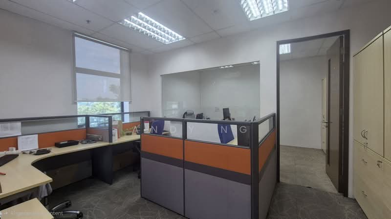 Tradehub 21, 18 Boon Lay Way, 2,368 sqft, Light Industrial (B1) For Sale, by Andy Ng, 500108958 - Interior - CommercialGuru.com.sg