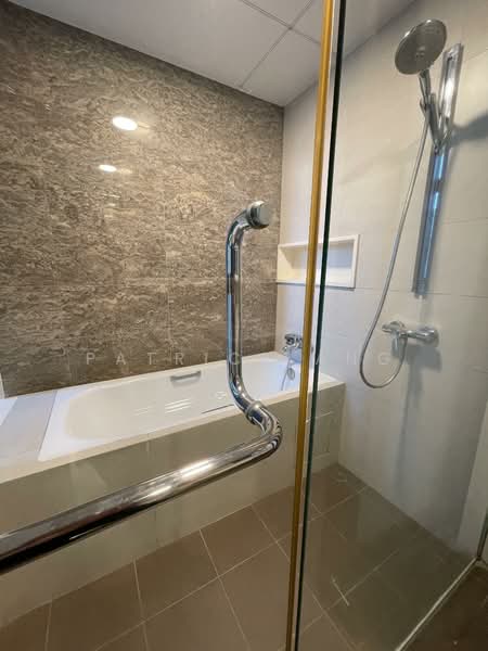 City Square Residences, 14 Kitchener Link, 3 Bedrooms, 1,206 sqft, Condominium For Rent, by Patrick Ang, 500108974 - Bathroom - PropertyGuru.com.sg