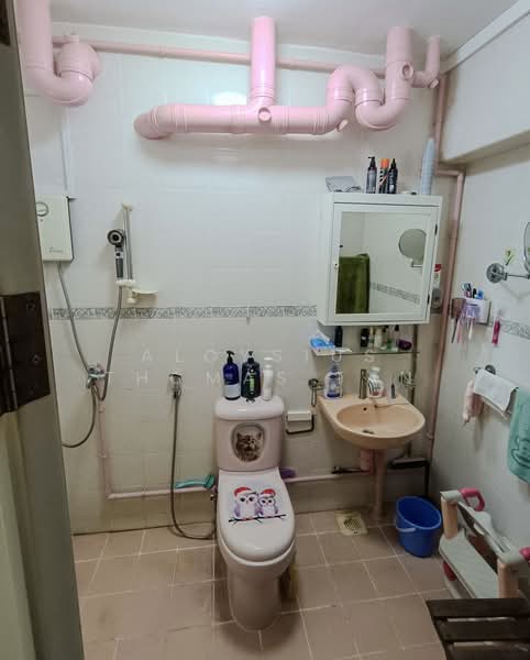 699C Hougang Street 52, 699C Hougang Street 52, 3 Bedrooms, 1,076 sqft, HDB Flat For Sale, by Aloysius Thomas Tan, 500108976 - Bathroom - PropertyGuru.com.sg