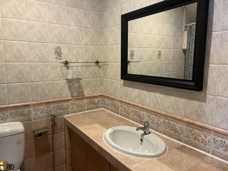 Dunman lane, dunman lane, 3 Bedrooms, 4,500 sqft, Semi-Detached House For Rent, by Carole Ann Coventry, 500108978 - Bathroom - PropertyGuru.com.sg