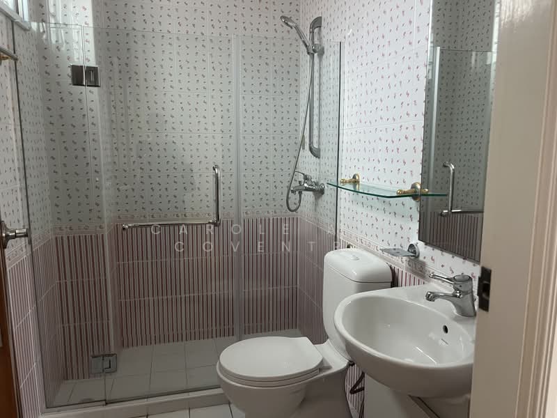 Dunman lane, dunman lane, 3 Bedrooms, 4,500 sqft, Semi-Detached House For Rent, by Carole Ann Coventry, 500108978 - Bathroom - PropertyGuru.com.sg