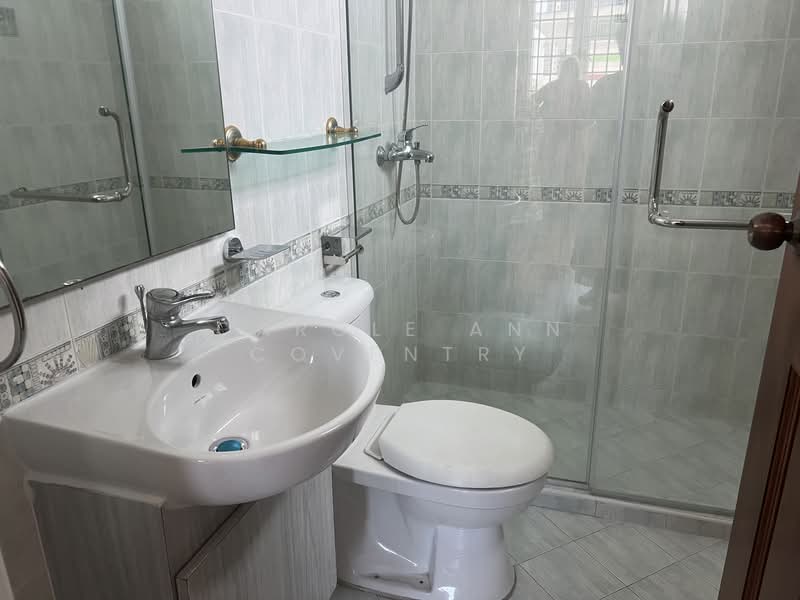 Dunman lane, dunman lane, 3 Bedrooms, 4,500 sqft, Semi-Detached House For Rent, by Carole Ann Coventry, 500108978 - Bathroom - PropertyGuru.com.sg