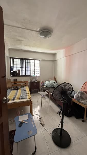 638 Ang Mo Kio Avenue 6, 638 Ang Mo Kio Avenue 6, 3 Bedrooms, 1,001 sqft, HDB Flat For Rent, by Saadiah Ahmad, 500108984 - Bedroom - PropertyGuru.com.sg