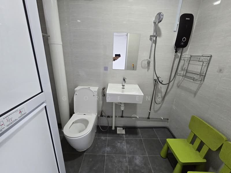 447 Hougang Avenue 10, 447 Hougang Avenue 10, 3 Bedrooms, 1,109 sqft, HDB Flat For Rent, by George Eng, 500108997 - Bathroom - PropertyGuru.com.sg