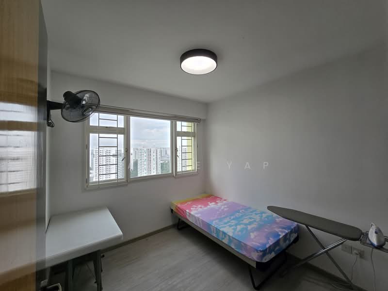 411A Fernvale Road, 411A Fernvale Road, 3 Bedrooms, 1,022 sqft, HDB Flat For Sale, by Carrie Yap, 500109000 - Bedroom - PropertyGuru.com.sg