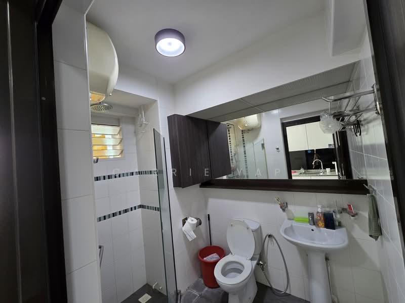 411A Fernvale Road, 411A Fernvale Road, 3 Bedrooms, 1,022 sqft, HDB Flat For Sale, by Carrie Yap, 500109000 - Bathroom - PropertyGuru.com.sg