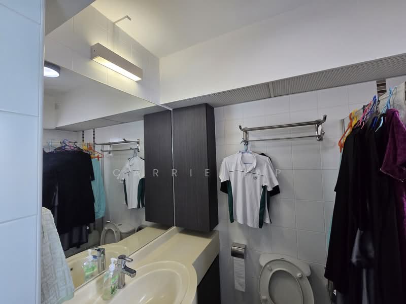 411A Fernvale Road, 411A Fernvale Road, 3 Bedrooms, 1,022 sqft, HDB Flat For Sale, by Carrie Yap, 500109000 - Bathroom - PropertyGuru.com.sg