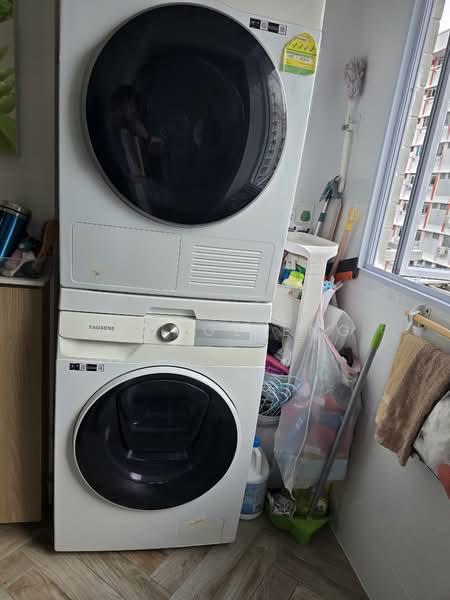 444 Hougang Avenue 8, 444 Hougang Avenue 8, Room Rental, 250 sqft, HDB Flat For Rent, by George Eng, 500109006 - Balcony - PropertyGuru.com.sg