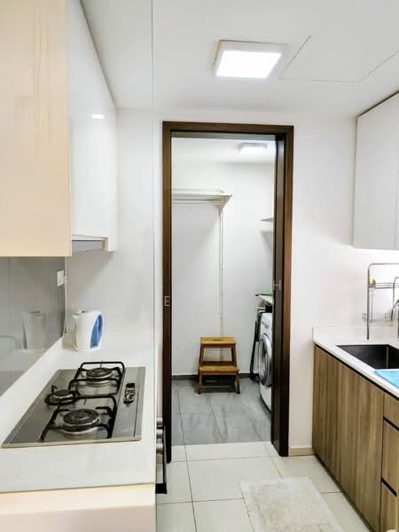 Riverbank at Fernvale, 13 Fernvale Close, 3 Bedrooms, 1,044 sqft, Condominium For Sale, by Jose Loh Zhenhao, 500109008 - Kitchen - PropertyGuru.com.sg