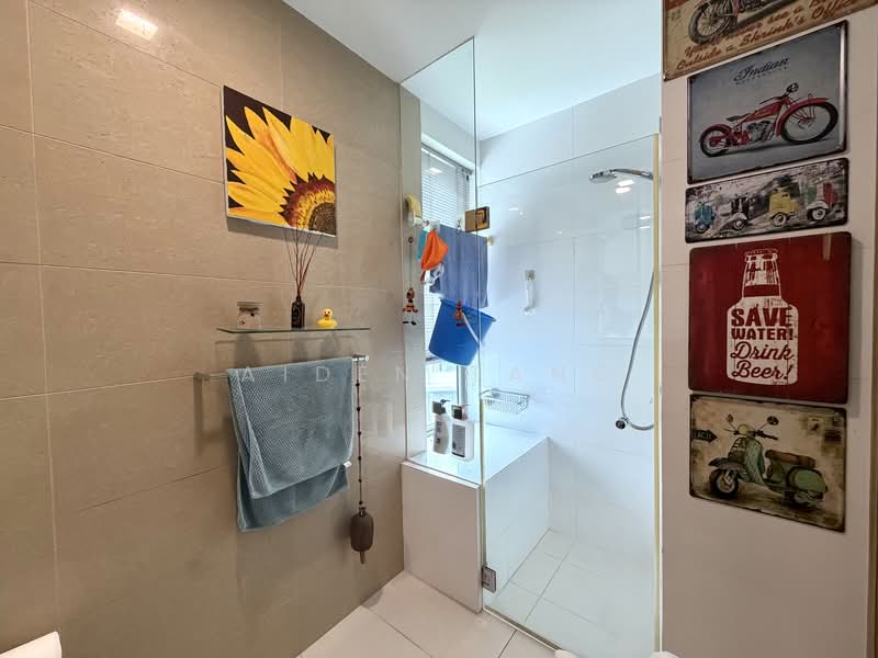 Trevista, 21 Lorong 3 Toa Payoh, 2 Bedrooms, 926 sqft, Condominium For Sale, by Aiden Tang, 500109016 - Bathroom - PropertyGuru.com.sg