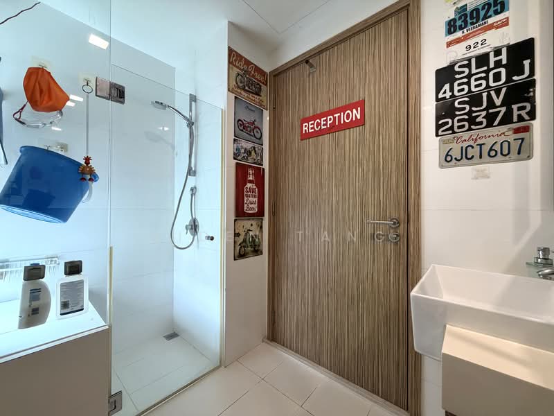 Trevista, 21 Lorong 3 Toa Payoh, 2 Bedrooms, 926 sqft, Condominium For Sale, by Aiden Tang, 500109016 - Bathroom - PropertyGuru.com.sg
