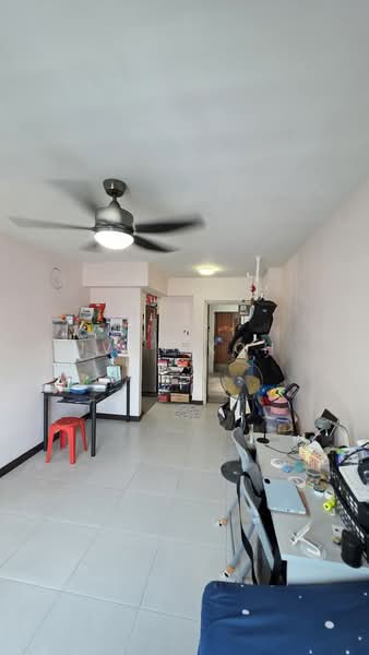 571 Choa Chu Kang Street 52, 571 Choa Chu Kang Street 52, 2 Bedrooms, 721 sqft, HDB Flat For Sale, by Ivan Koh, 500109017 - Living Room - PropertyGuru.com.sg