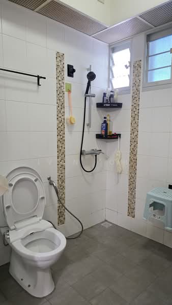 571 Choa Chu Kang Street 52, 571 Choa Chu Kang Street 52, 2 Bedrooms, 721 sqft, HDB Flat For Sale, by Ivan Koh, 500109017 - Bathroom - PropertyGuru.com.sg