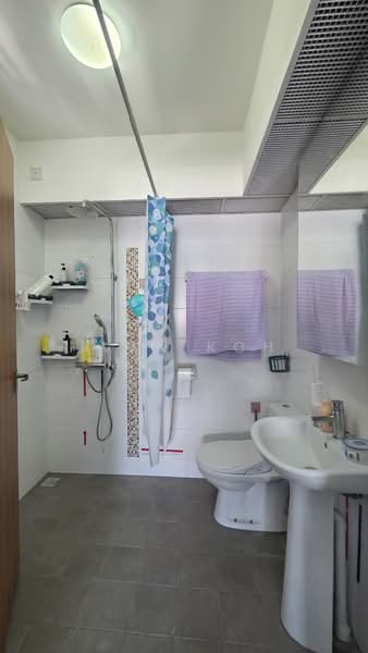 571 Choa Chu Kang Street 52, 571 Choa Chu Kang Street 52, 2 Bedrooms, 721 sqft, HDB Flat For Sale, by Ivan Koh, 500109017 - Bathroom - PropertyGuru.com.sg