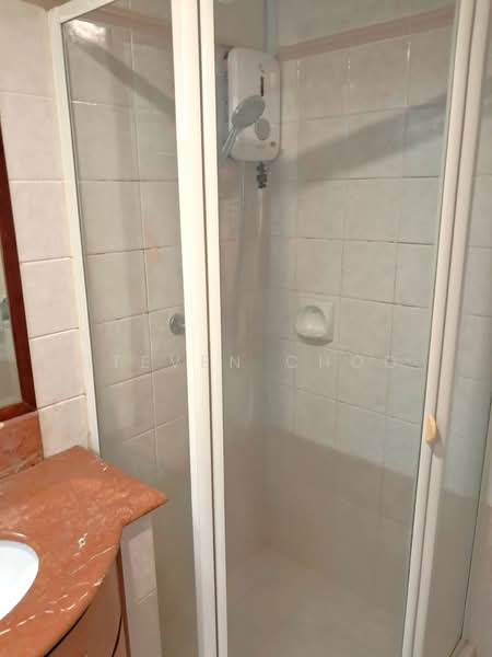 Summerdale, 10 Boon Lay Drive, Room Rental, 120 sqft, Condominium For Rent, by Steven Choo, 500109028 - Bathroom - PropertyGuru.com.sg