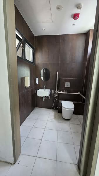 Rangoon road, Rangoon Road, 1,400 sqft, Food & Beverage For Rent, by Julynn Ong, 500109038 - Bathroom - CommercialGuru.com.sg
