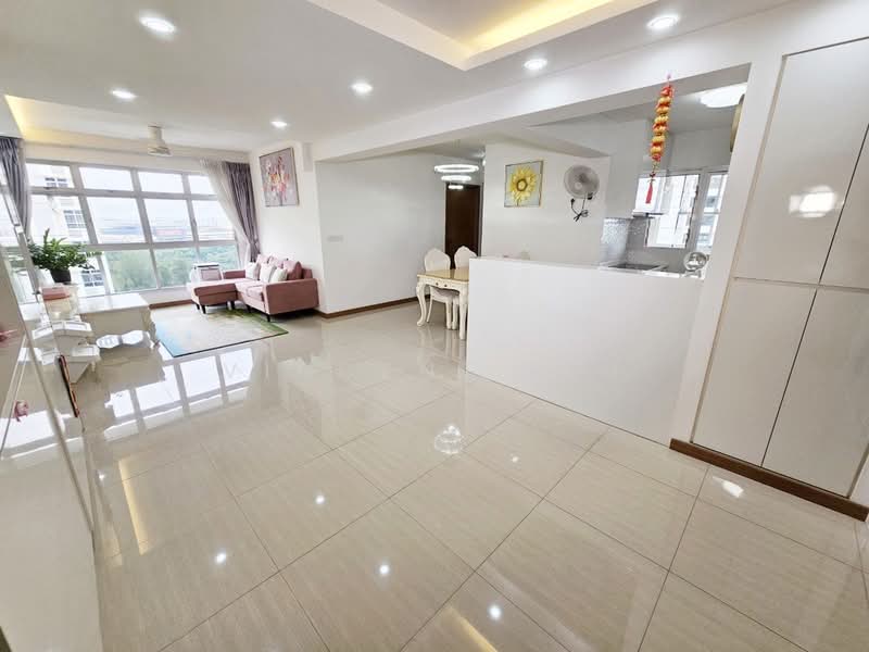 406A Northshore Drive, 406A Northshore Drive, 4 Bedrooms, 1,206 sqft, HDB Flat For Sale, by Vincent Lim, 500109051 - Living Room - PropertyGuru.com.sg