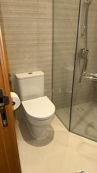 The Tessarina, 26 Wilby Road, 2 Bedrooms, 1,012 sqft, Condominium For Rent, by Richard Lim (Hua Hua), 500109065 - Bathroom - PropertyGuru.com.sg