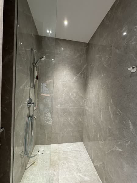 Dairy Farm Residences, 6 Dairy Farm Lane, 2 Bedrooms, 710 sqft, Condominium For Sale, by Eric Low, 500109081 - Master Bathroom - PropertyGuru.com.sg