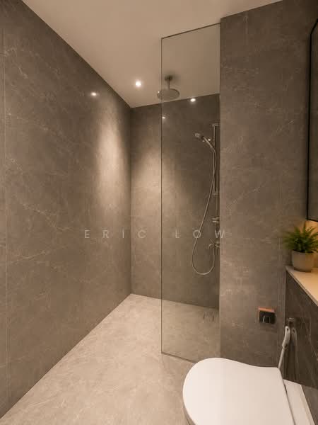 Dairy Farm Residences, 6 Dairy Farm Lane, 2 Bedrooms, 710 sqft, Condominium For Sale, by Eric Low, 500109081 - Master Bathroom - PropertyGuru.com.sg