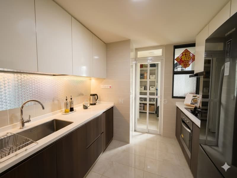 Symphony Suites, 19 Yishun Close, 3 Bedrooms, 893 sqft, Condominium For Sale, by Zacson Ong, 500109085 - Kitchen - PropertyGuru.com.sg