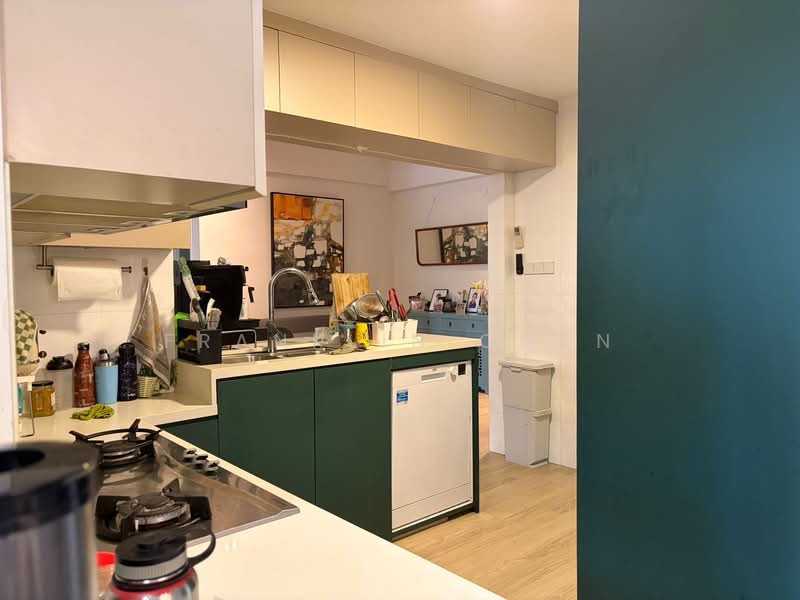 Cavendish Park, 16 Pine Grove, 3 Bedrooms, 1,389 sqft, Condominium For Rent, by Franklin Chan, 500109088 - Kitchen - PropertyGuru.com.sg