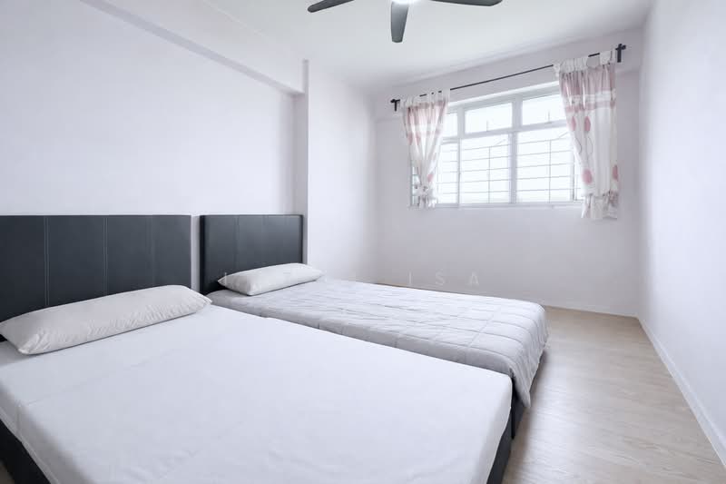 782A Woodlands Crescent, 782A Woodlands Crescent, 3 Bedrooms, 1,206 sqft, HDB Flat For Sale, by Izzat Isa, 500109104 - Bedroom - PropertyGuru.com.sg